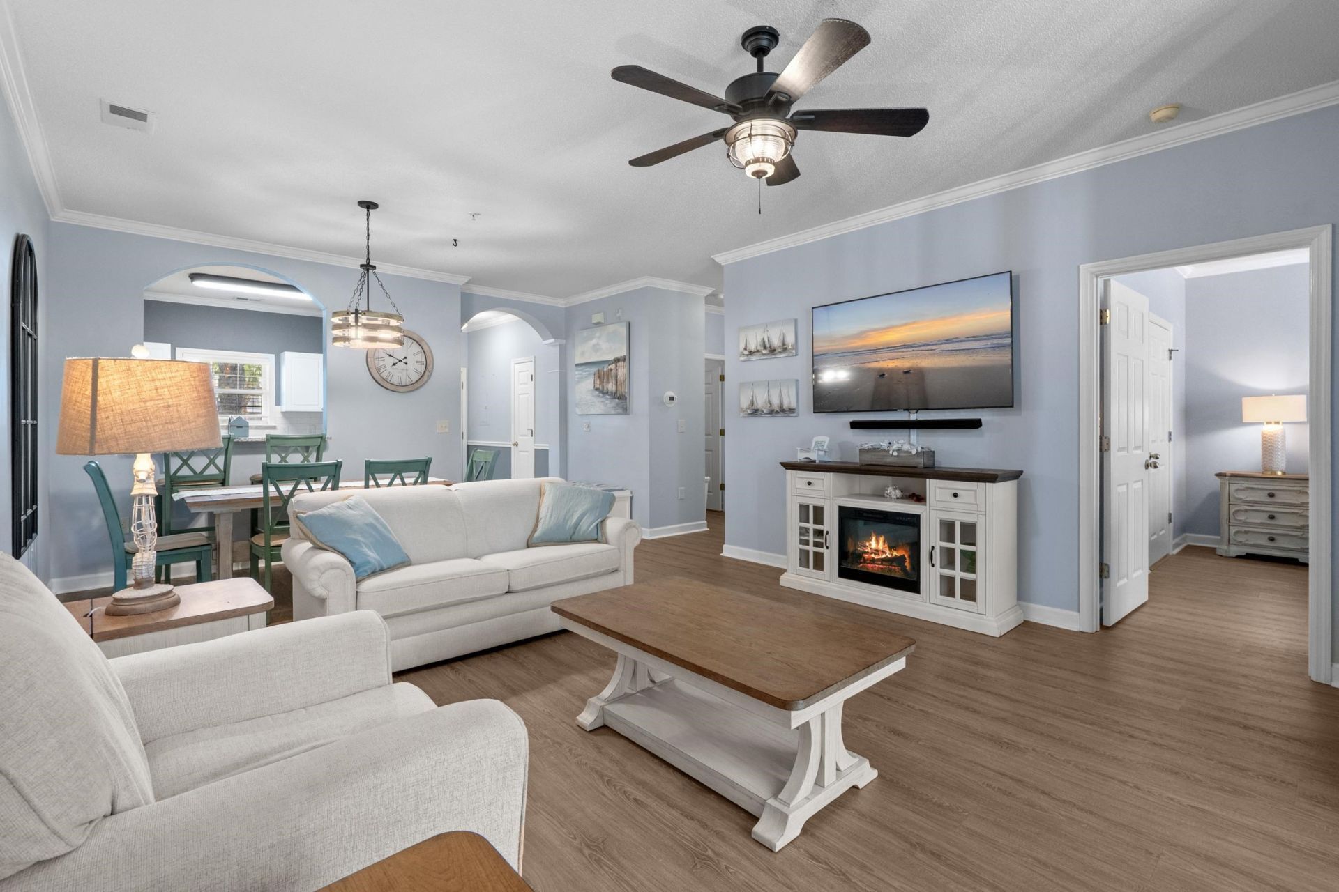 5825 Catalina Dr. Photo 7