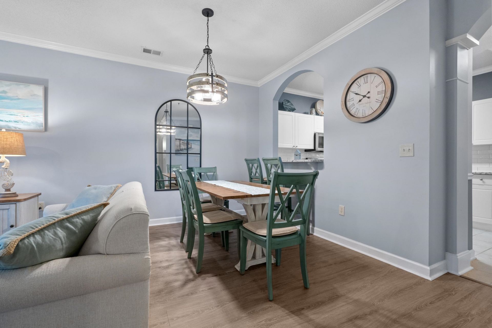 5825 Catalina Dr. Photo 9