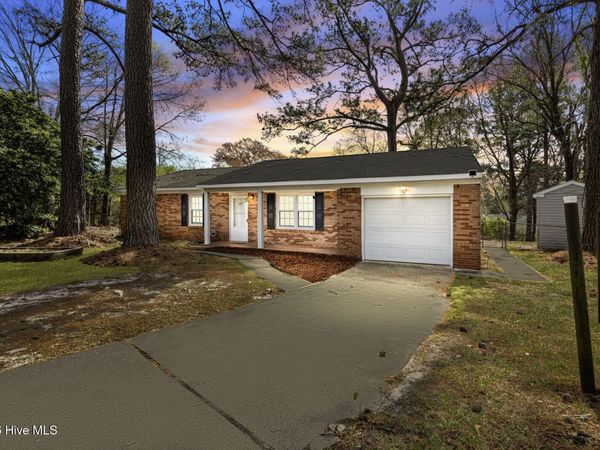 107 Royal Court, Jacksonville, NC 28546