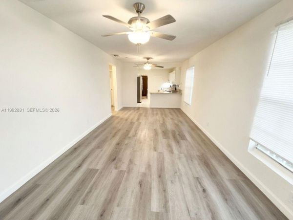 8013 NW 10th Ct, Miami, FL 33150