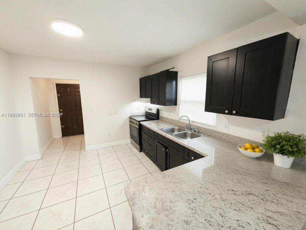 8013 NW 10th Ct, Miami, FL 33150 Photo