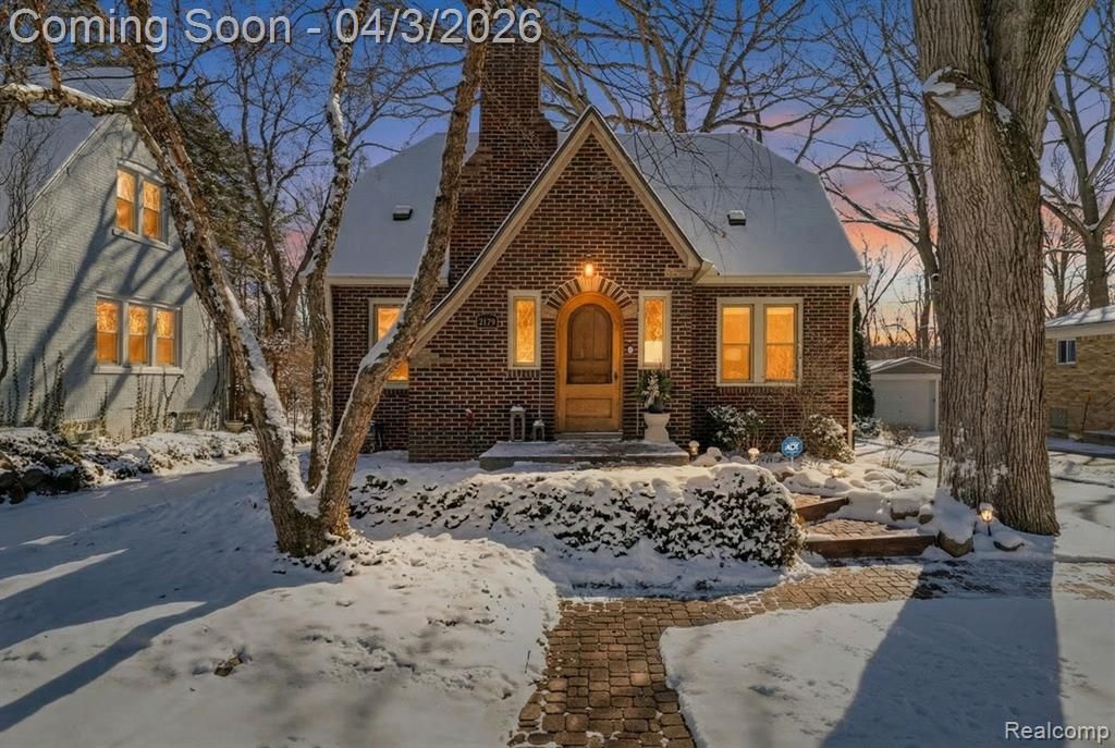 2179 Avondale Street, Sylvan Lake, MI 48320 Main Photo