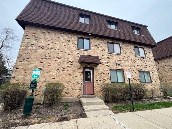 9700 Bianco Terrace, Unit 2D, Des Plaines, IL 60016
