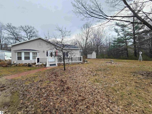 1407 La Chance Road S, Lake City, MI 49651