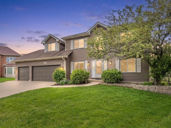 4852 Snapjack Circle, Naperville, IL 60564