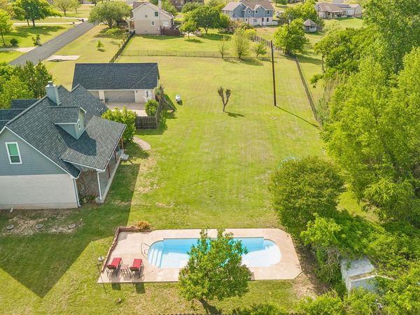 205 Morningside CIR, Hutto, TX 78634