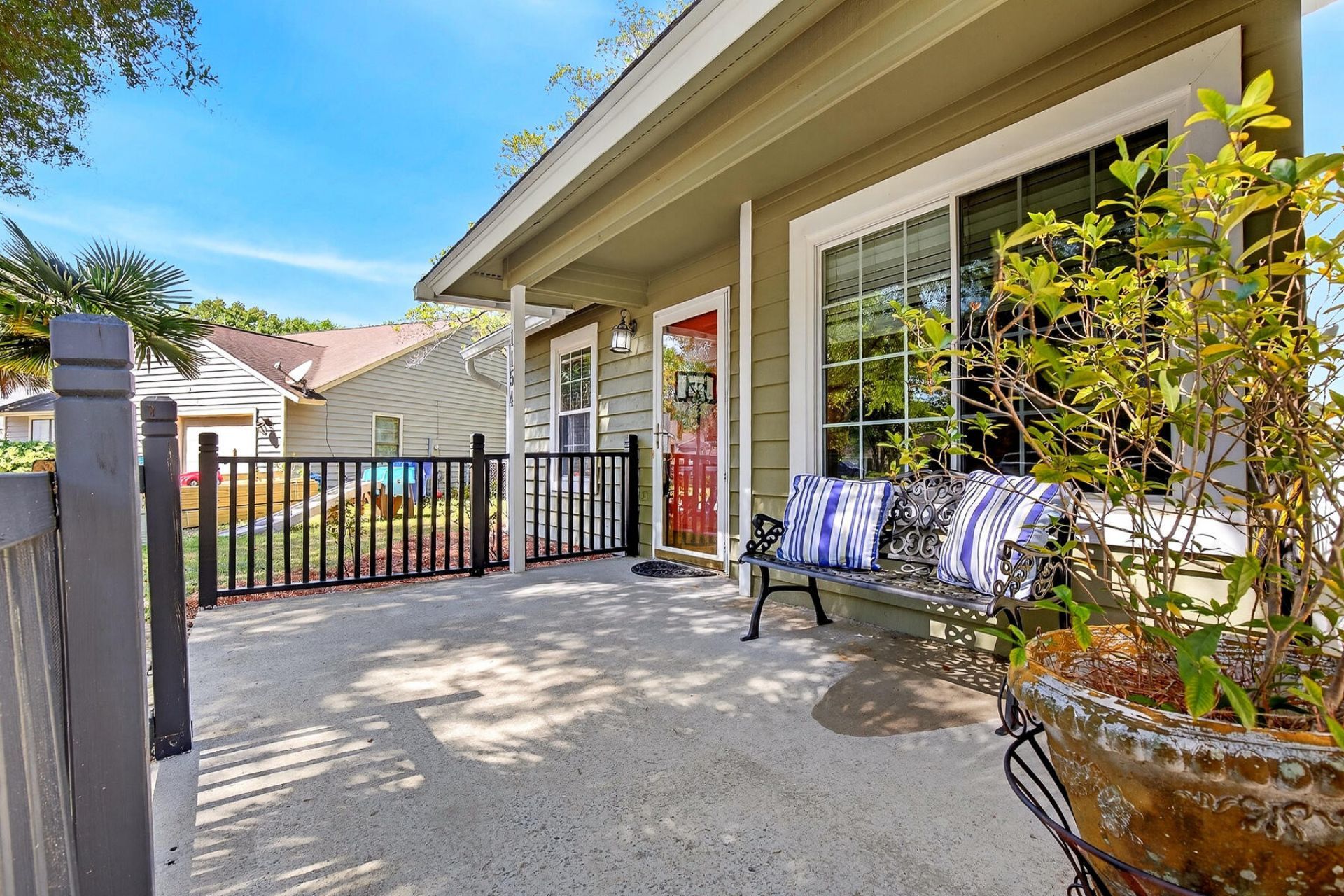 1154 Bellwood Road Photo 2