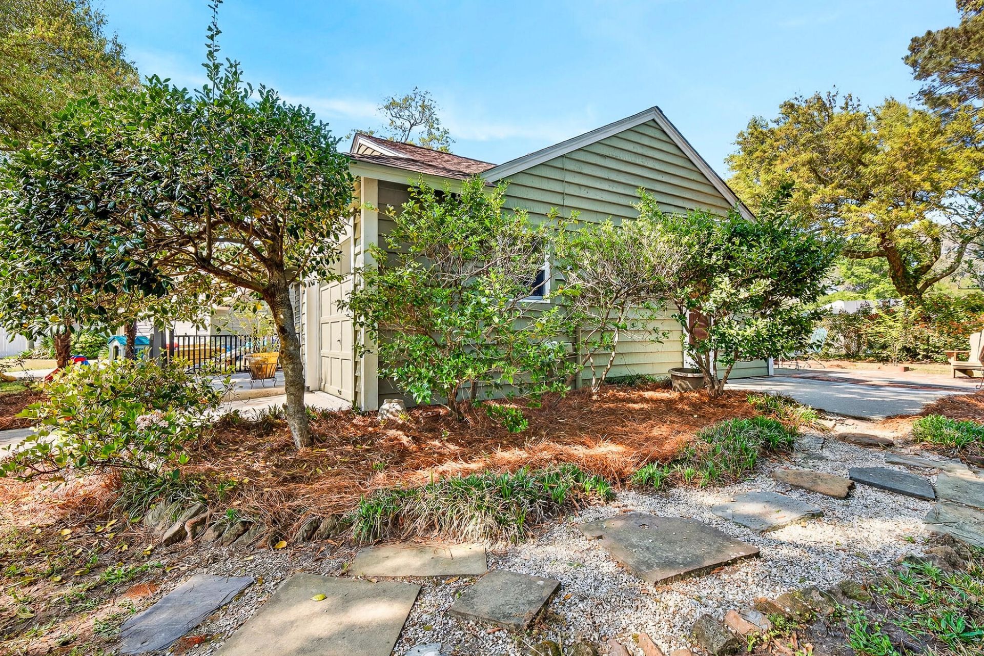 1154 Bellwood Road Photo 4