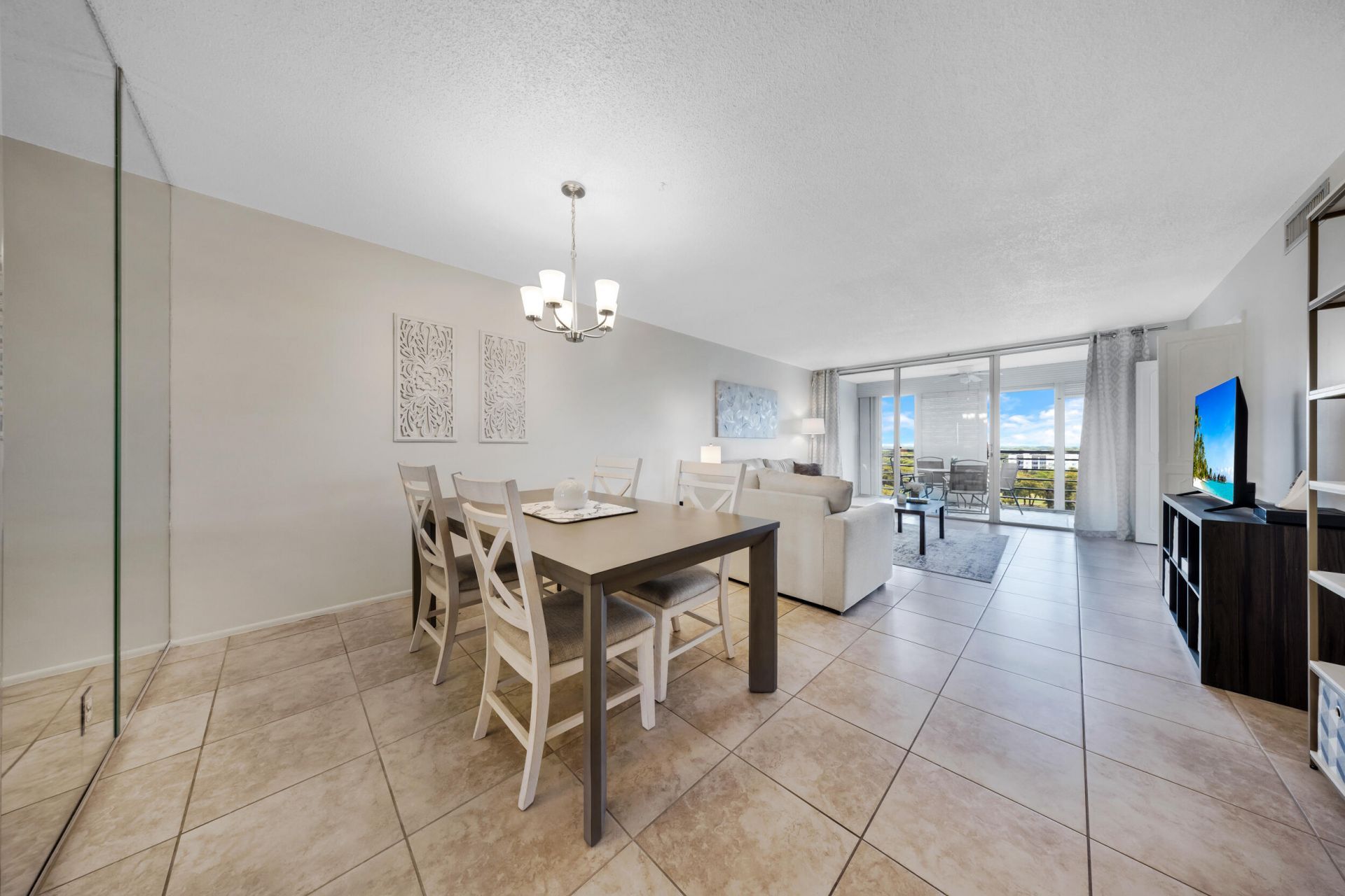 575 Oaks Lane, Unit 1009, Pompano Beach, FL 33069 Photo