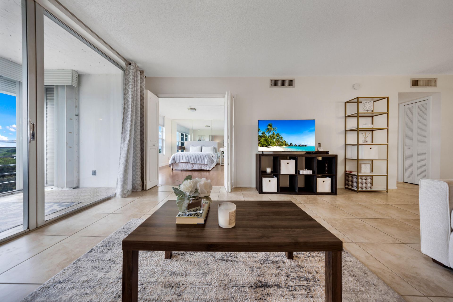 575 Oaks Lane, Unit 1009, Pompano Beach, FL 33069 Photo