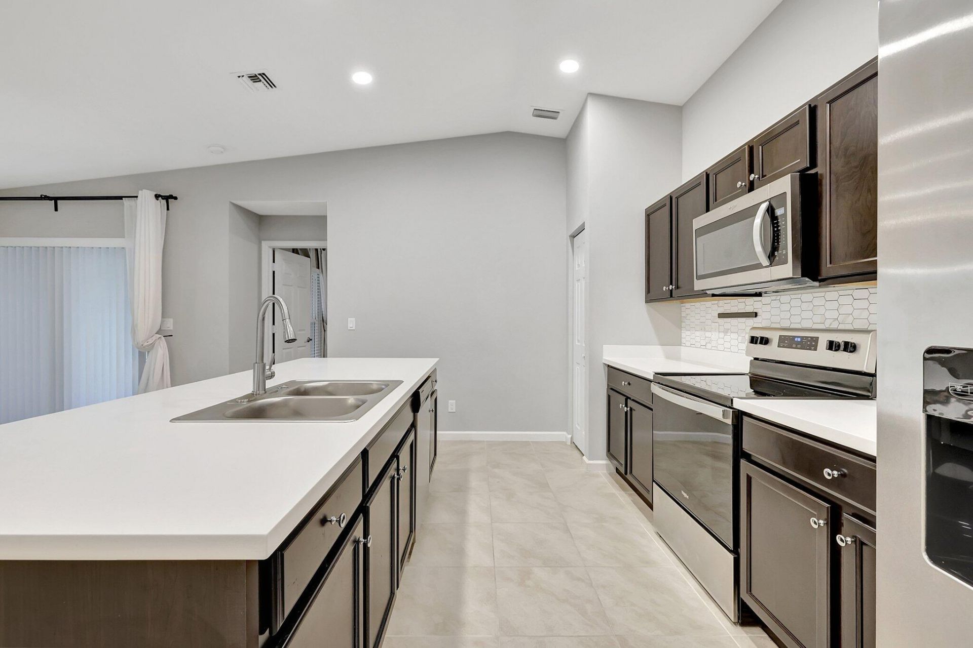 577 NW Floresta Drive, Port Saint Lucie, FL 34983 Photo