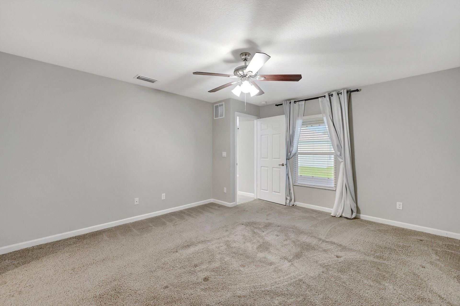 577 NW Floresta Drive, Port Saint Lucie, FL 34983 Photo