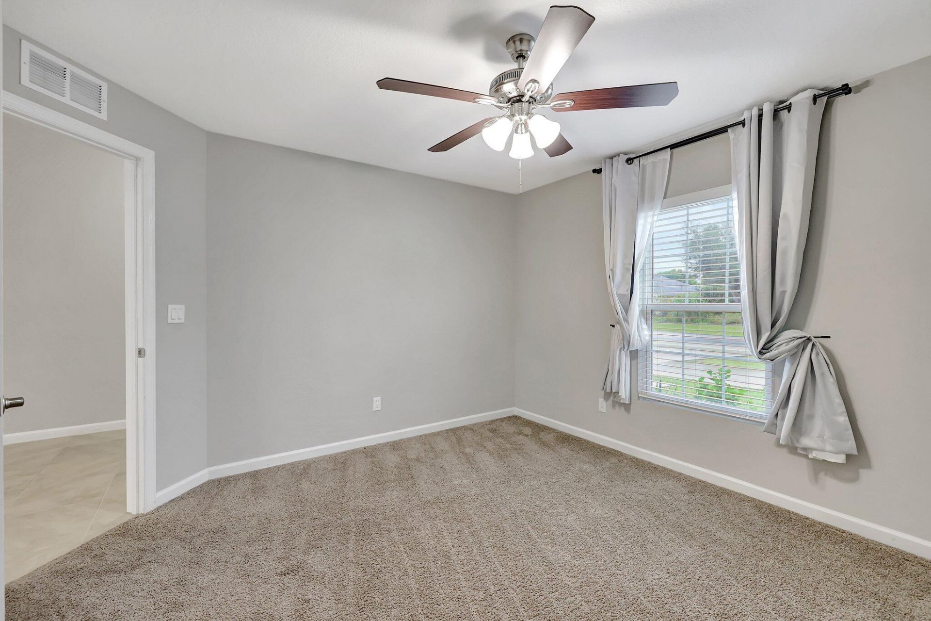 577 NW Floresta Drive, Port Saint Lucie, FL 34983 Photo