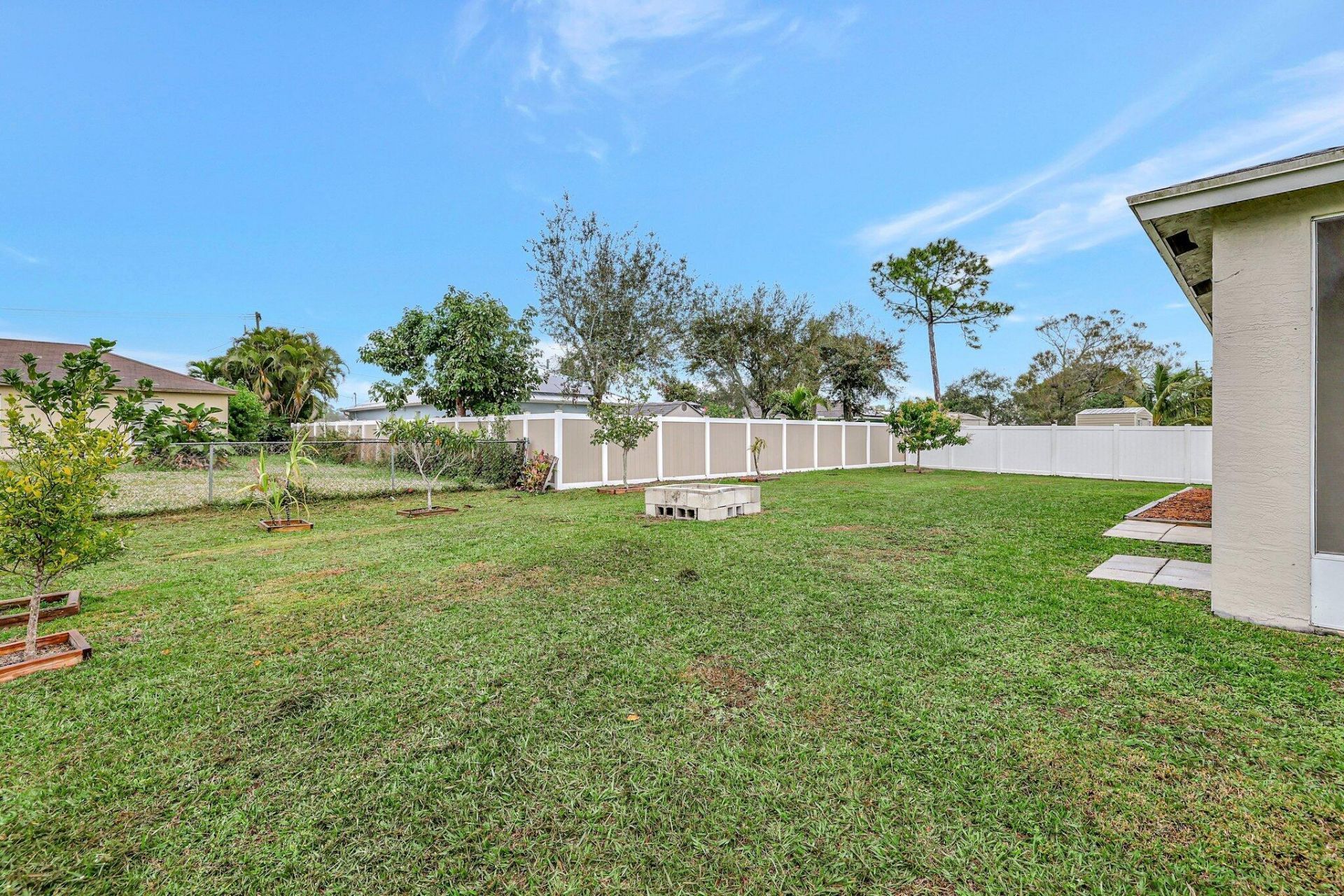 577 NW Floresta Drive, Port Saint Lucie, FL 34983 Photo