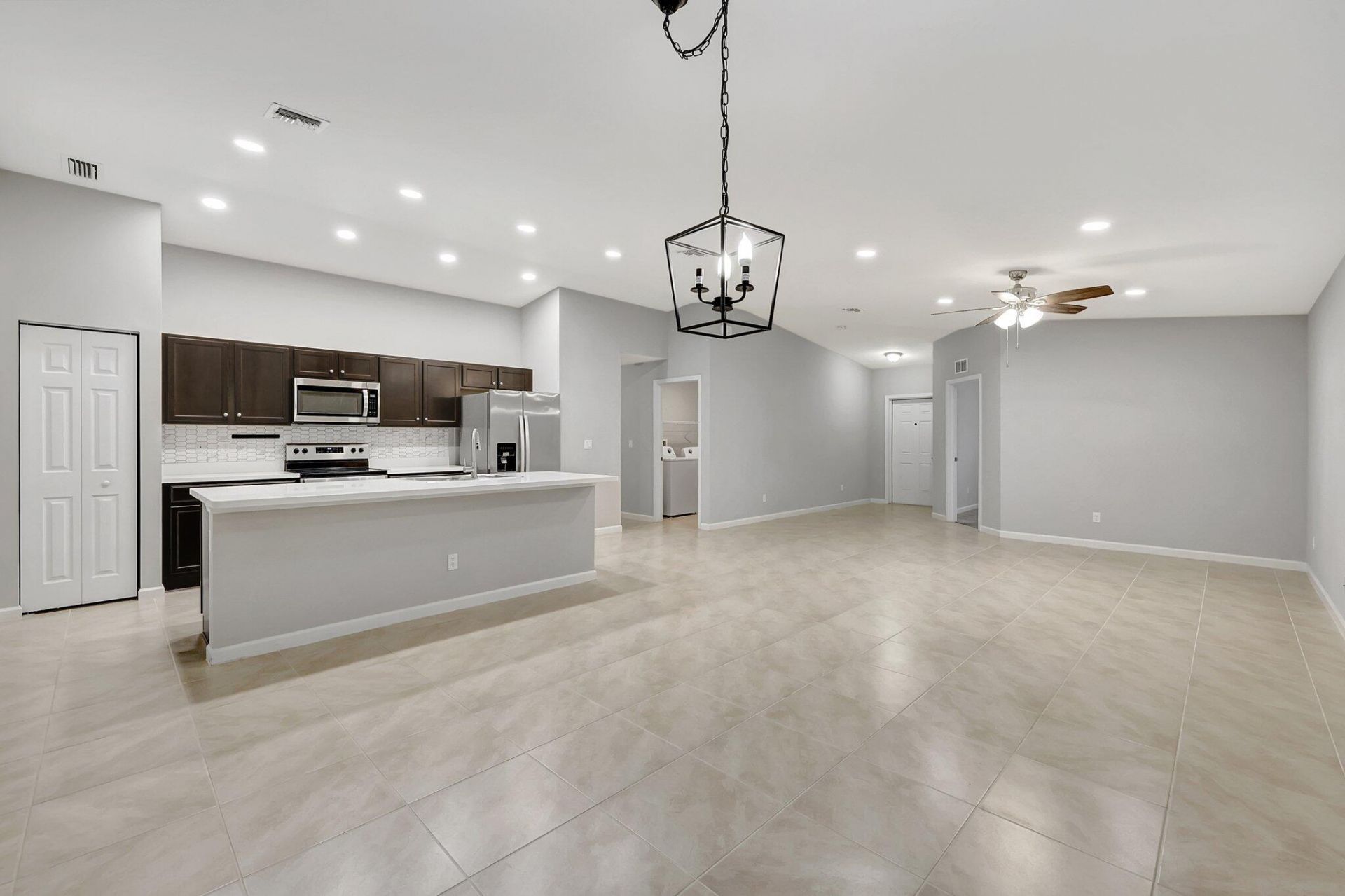 577 NW Floresta Drive, Port Saint Lucie, FL 34983 Photo