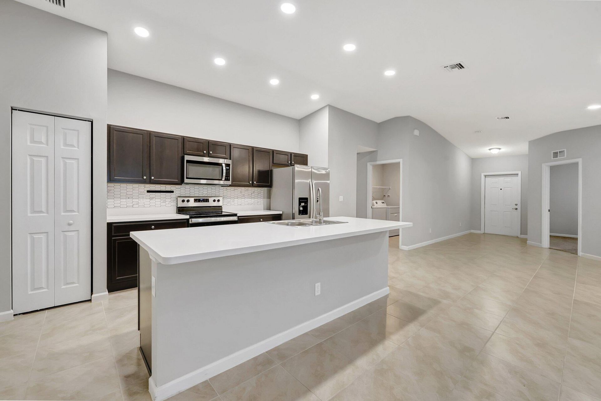 577 NW Floresta Drive, Port Saint Lucie, FL 34983 Photo