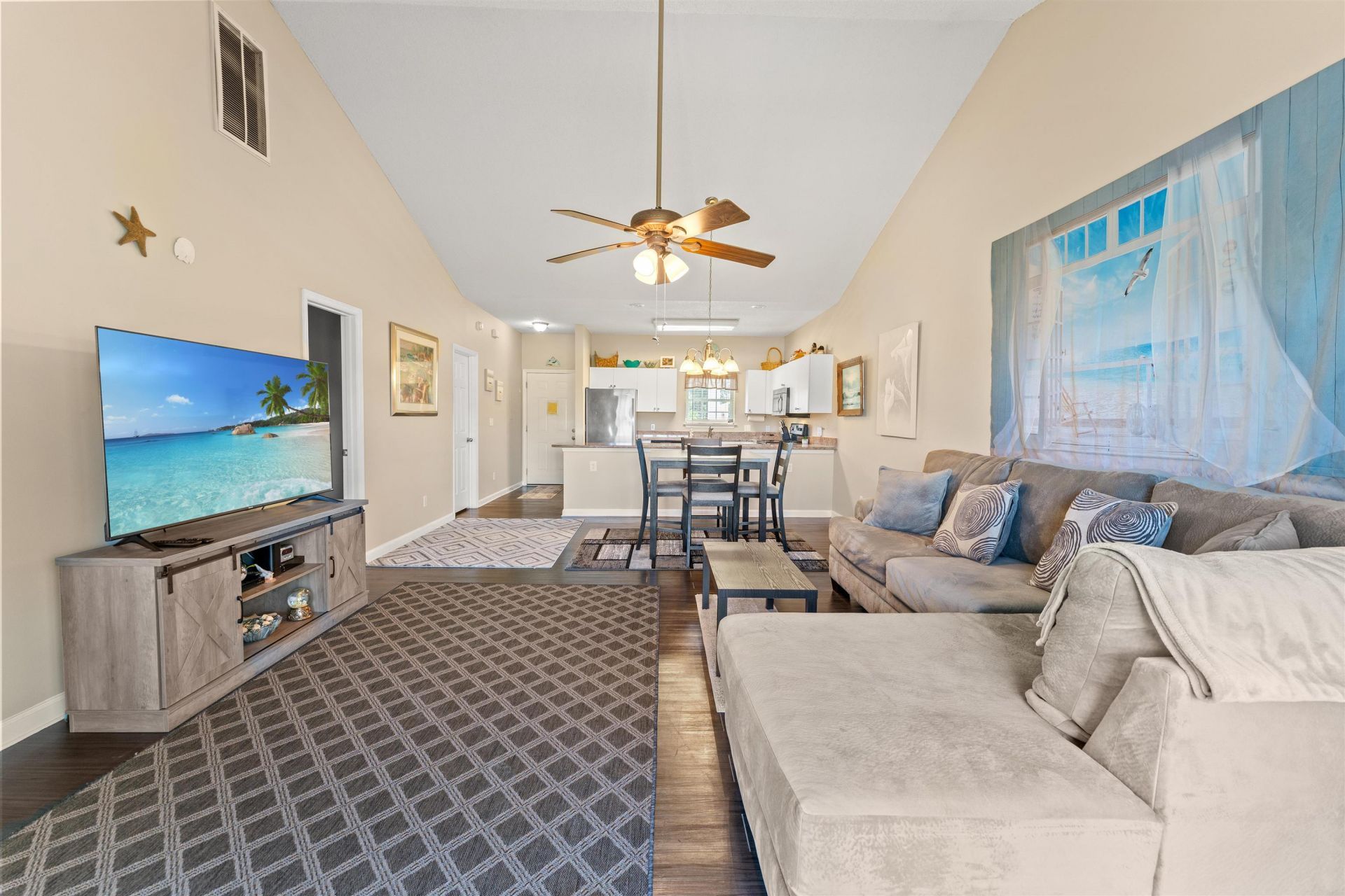 3923 Gladiola Ct. Photo 9