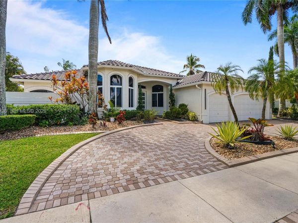 2569 Eagle Run Ln , Weston, FL 33327