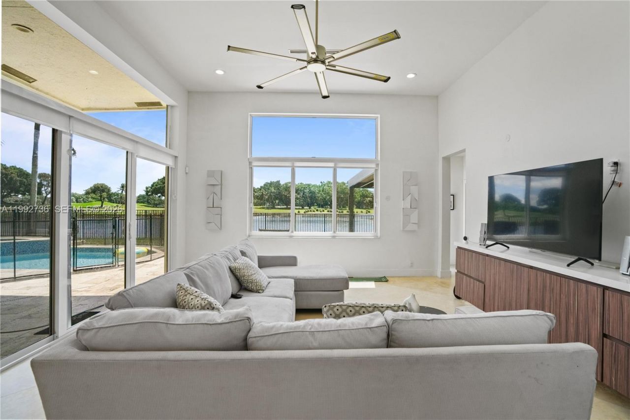 2569 Eagle Run Ln, Weston, FL 33327 Photo