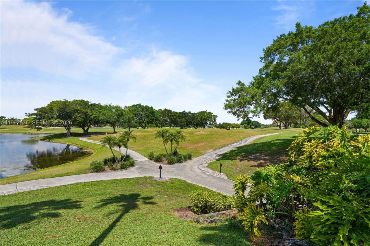 2569 Eagle Run Ln, Weston, FL 33327 Photo