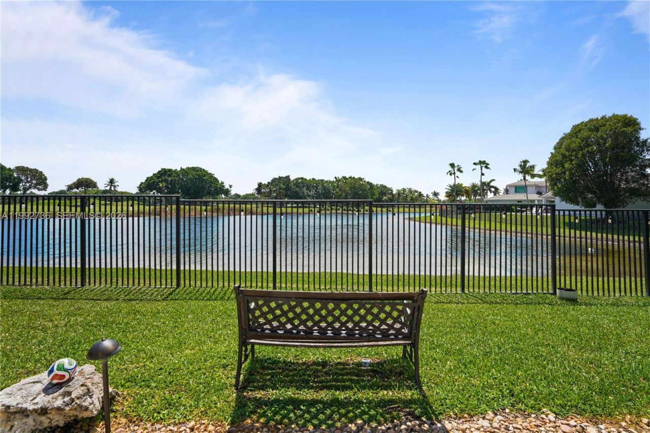 2569 Eagle Run Ln, Weston, FL 33327 Photo