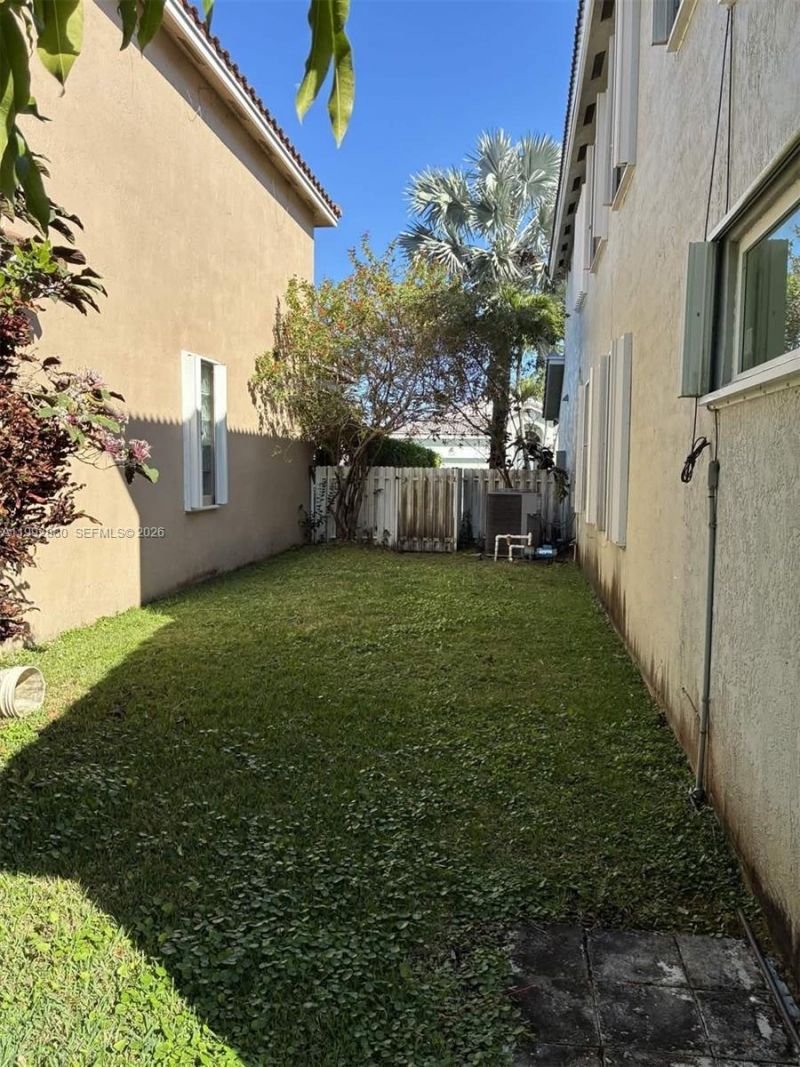 1764 NW 166th Ave , Pembroke Pines, FL 33028 Photo