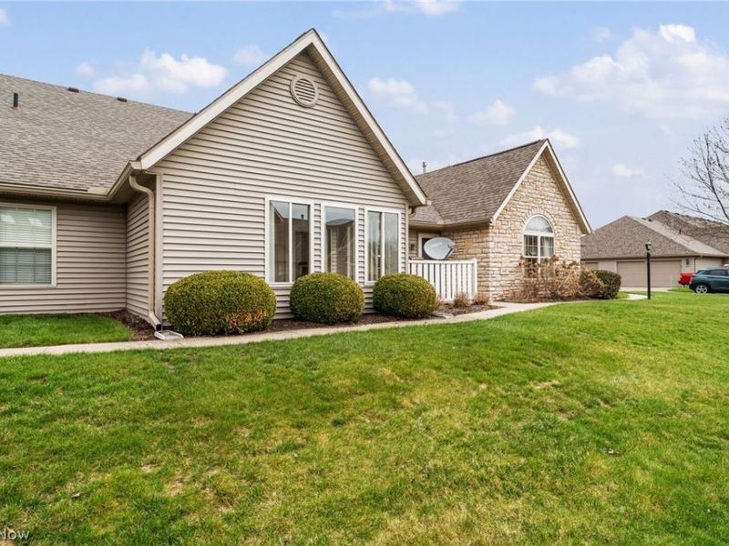 1497 Tylers Mill Lane NE, Massillon, OH 44646 Photo 2