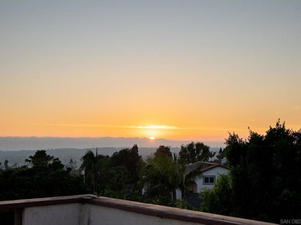 2767 Vista Del Oro, Carlsbad, CA 92009