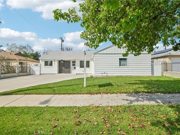 8061 Hesperia, Reseda, CA 91335