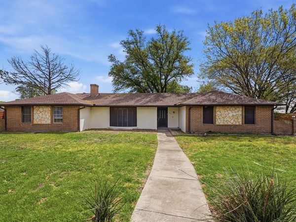 108 Pearly Top Drive, Glenn Heights, TX 75154