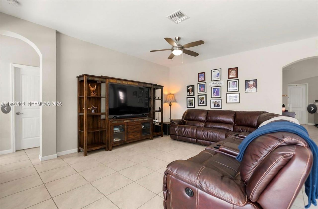 25301 SW 119th Ct, Homestead, FL 33032 Photo