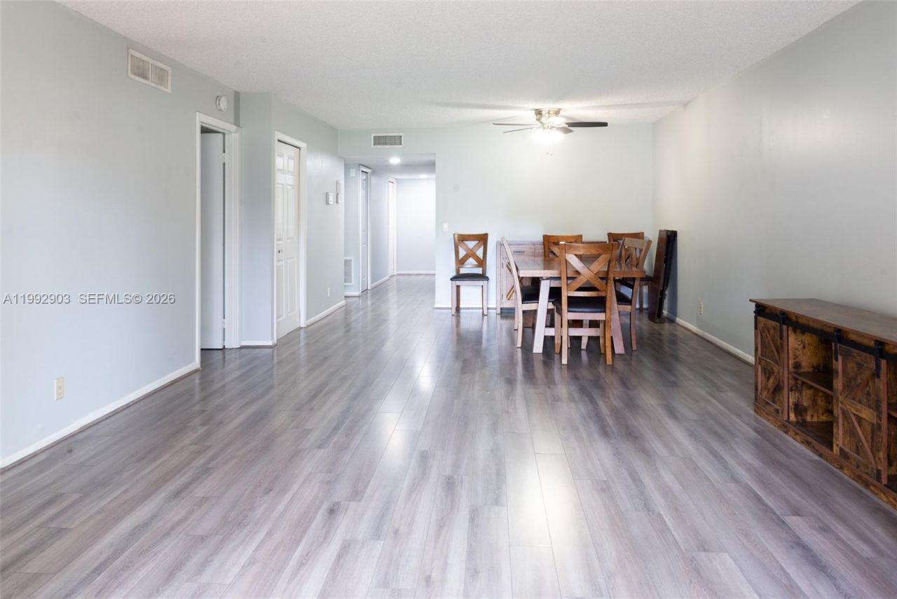 16431 Blatt Blvd, Unit 103, Weston, FL 33326 Photo