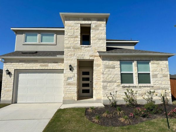 4002 Wynn RD, Hutto, TX 78634