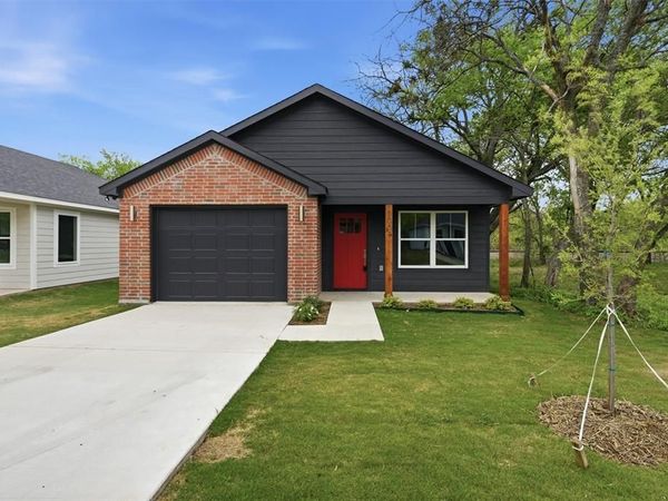 1004 S 1st Street, Sherman, TX 75090