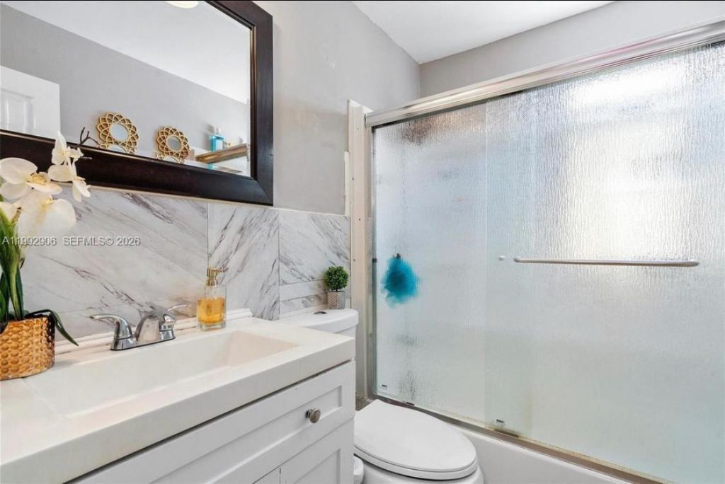 1840 NW 33rd Ter, Lauderhill, FL 33311 Photo