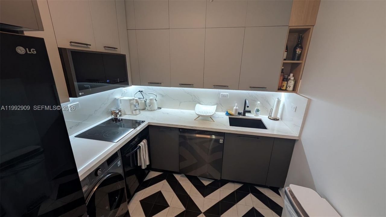 1500 Bay Rd, Unit 822S, Miami Beach, FL 33139 Photo
