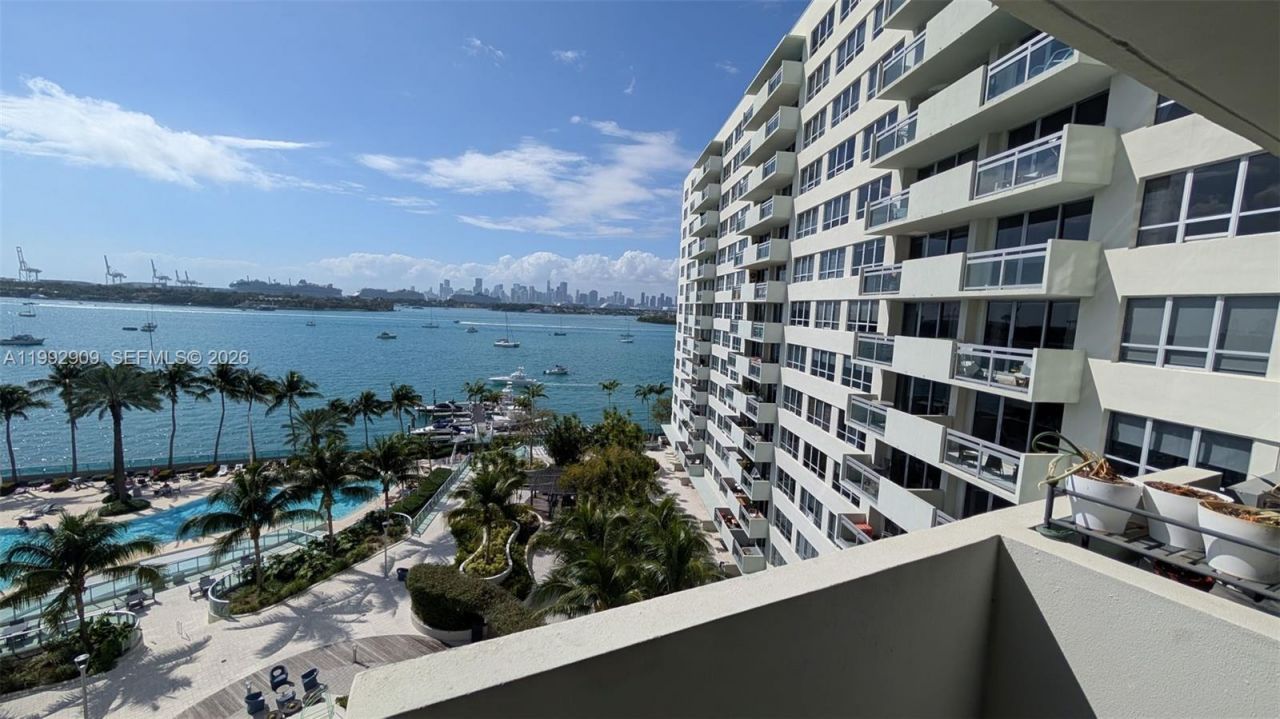 1500 Bay Rd, Unit 822S, Miami Beach, FL 33139 Photo