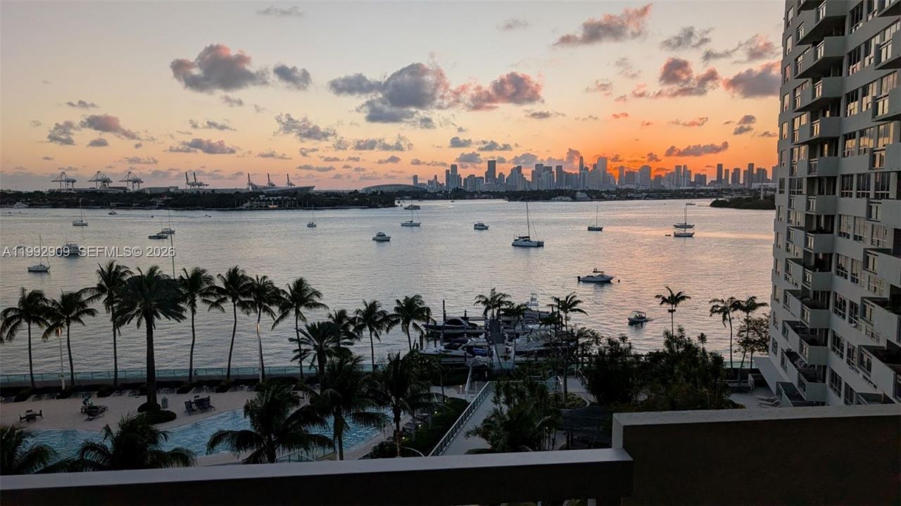 1500 Bay Rd, Unit 822S, Miami Beach, FL 33139 Photo
