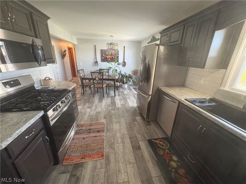 511 Edison Street, Struthers, OH 44471 Photo 5