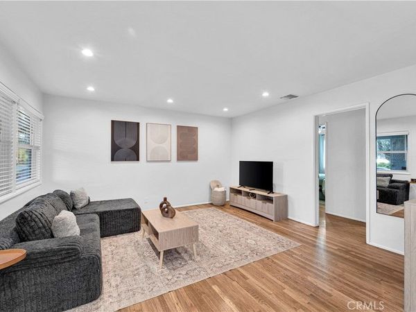 6243 Langdon, Van Nuys, CA 91411