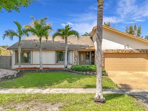 4241 NW 74th Ave , Lauderhill, FL 33319