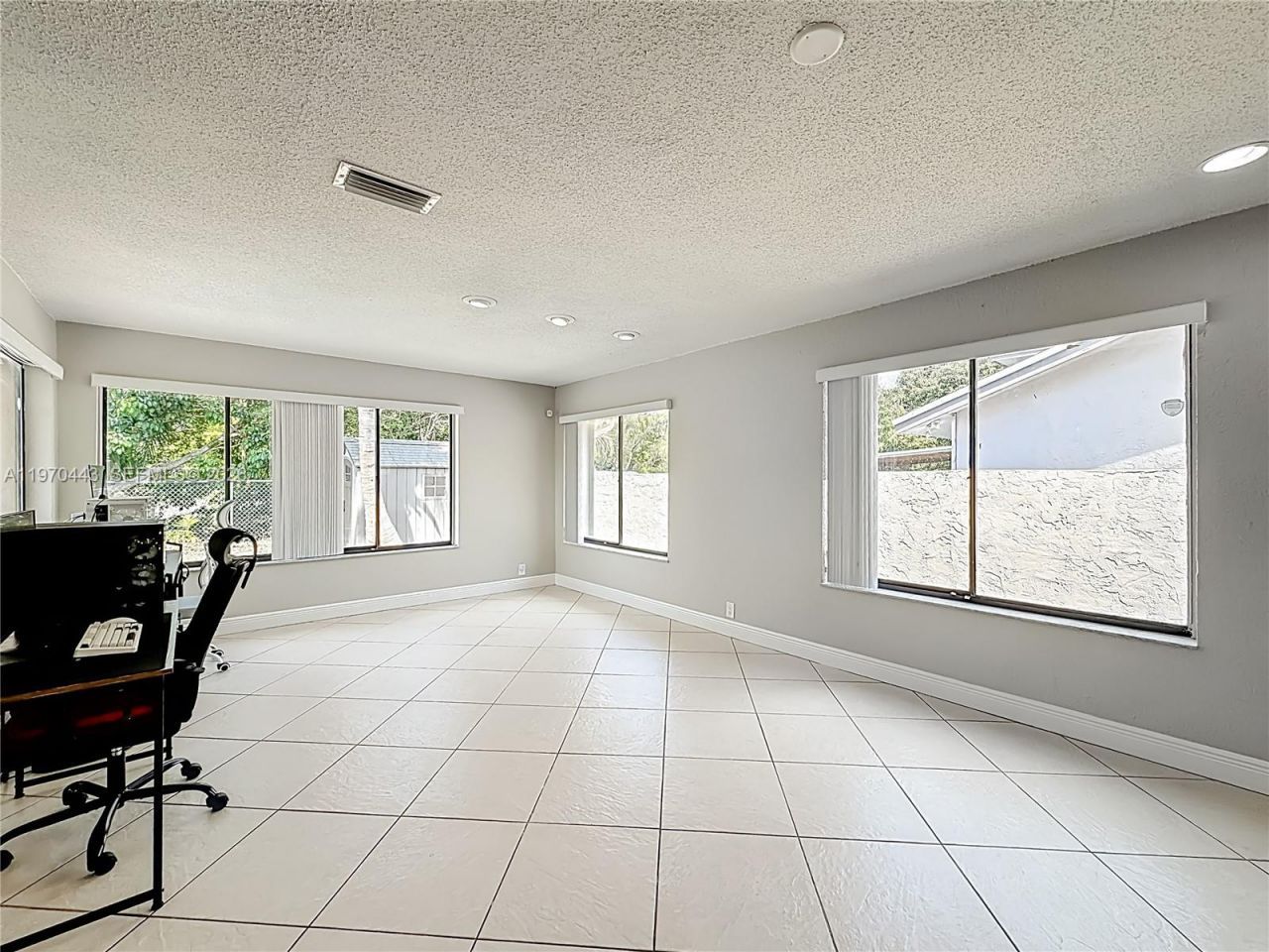 4241 NW 74th Ave, Lauderhill, FL 33319 Photo