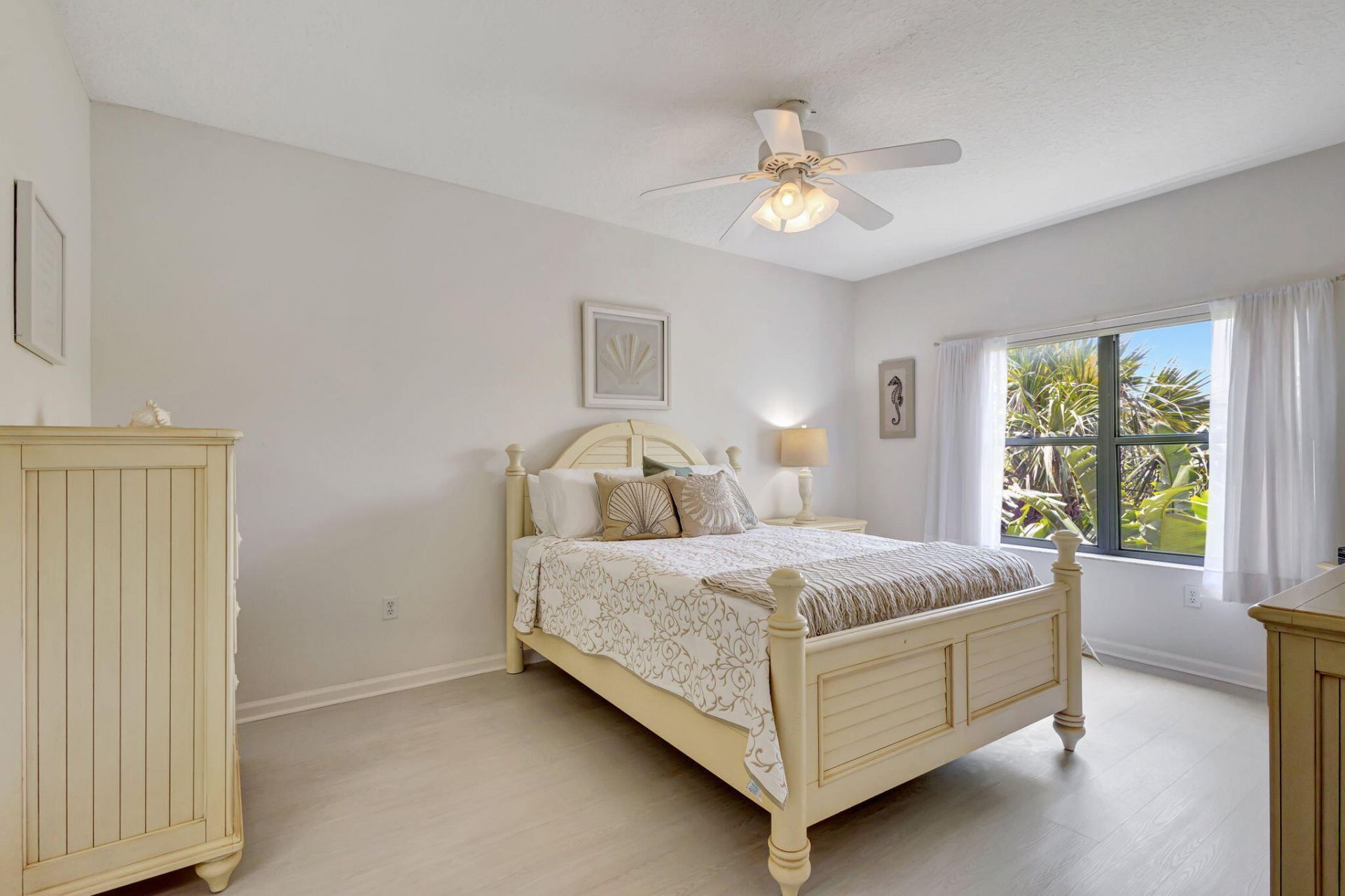 800 Uno Lago Drive, Unit 302, Juno Beach, FL 33408 Photo