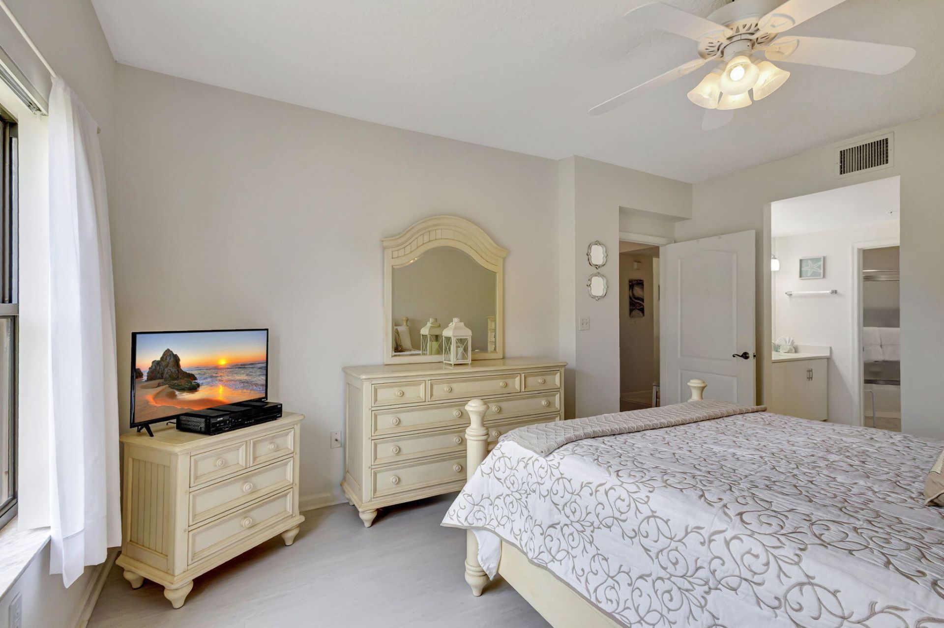 800 Uno Lago Drive, Unit 302, Juno Beach, FL 33408 Photo