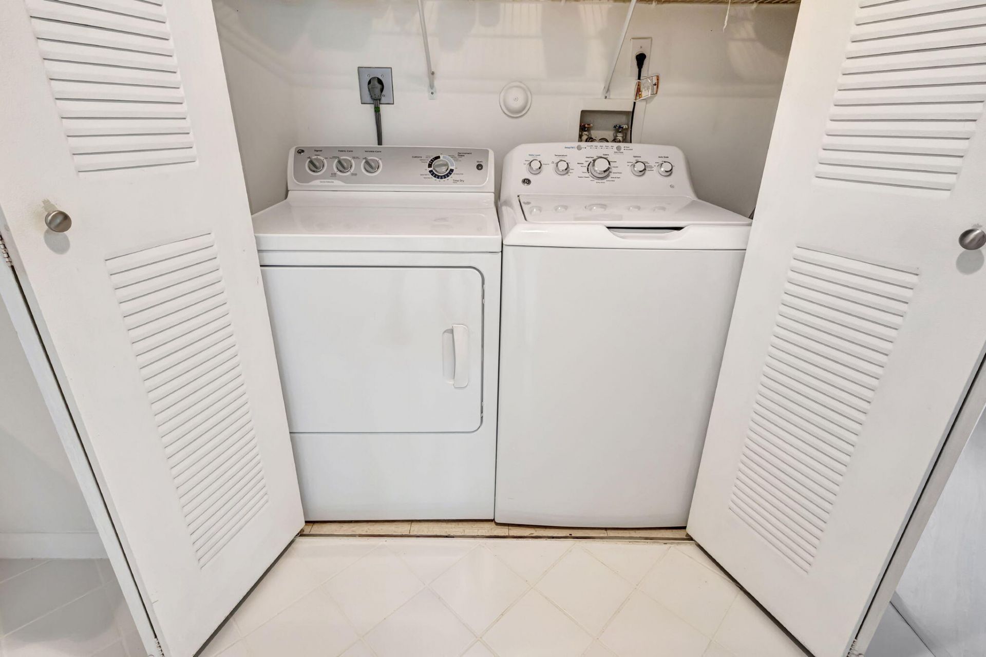 800 Uno Lago Drive, Unit 302, Juno Beach, FL 33408 Photo