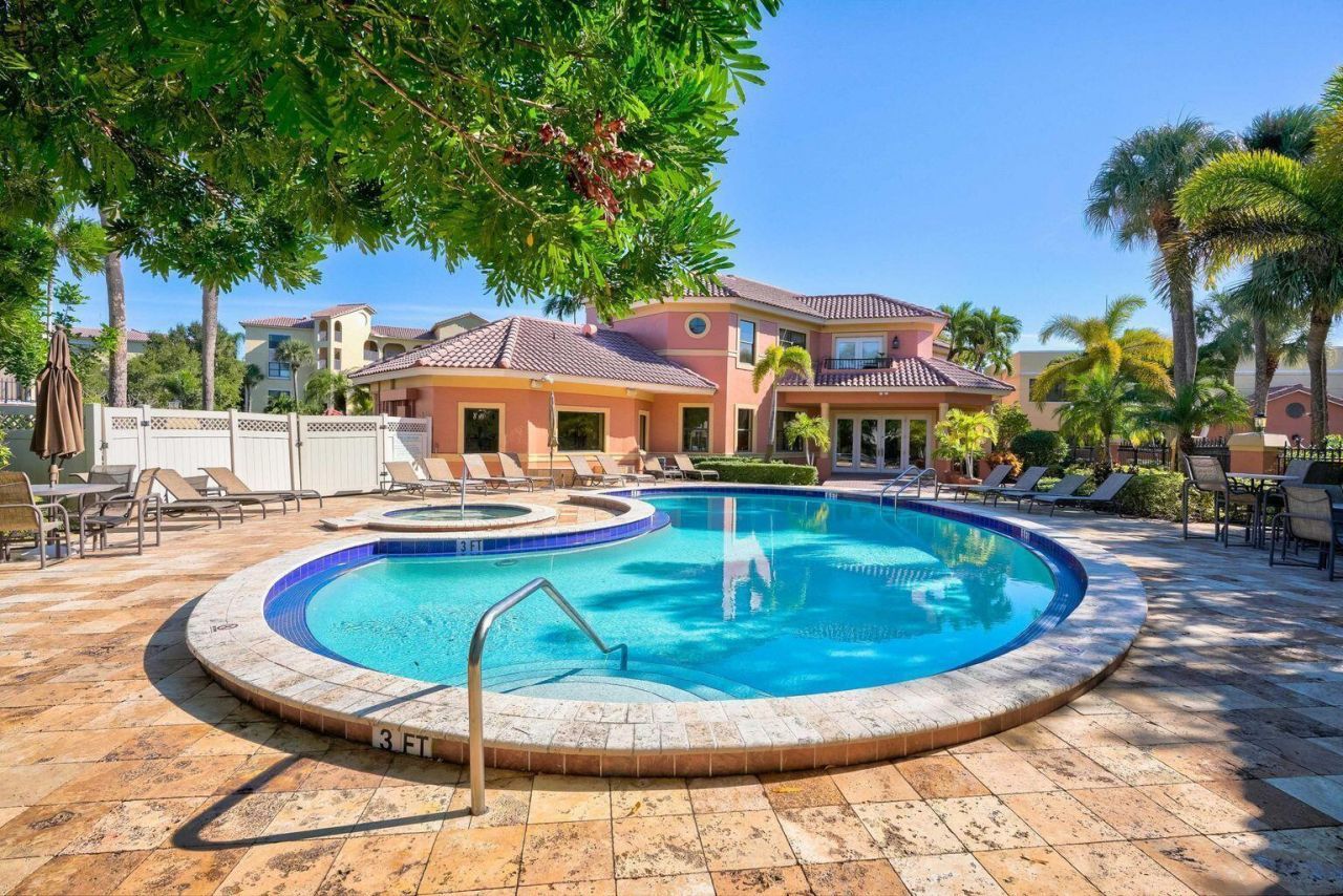 800 Uno Lago Drive, Unit 302, Juno Beach, FL 33408 Photo