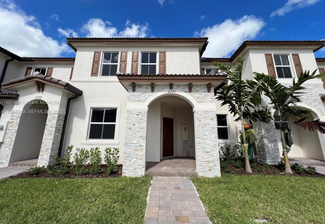 2377 NW 122nd Ter, Unit 2377, Miami, FL 33167 Photo