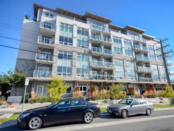 916 Lyall St, Unit 203, Esquimalt, BC V9A 5E6