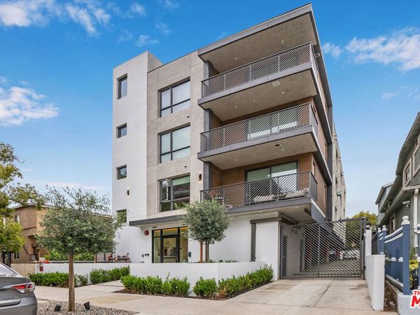 5657 Virginia Avenue, Unit 202, Los Angeles, CA 90038