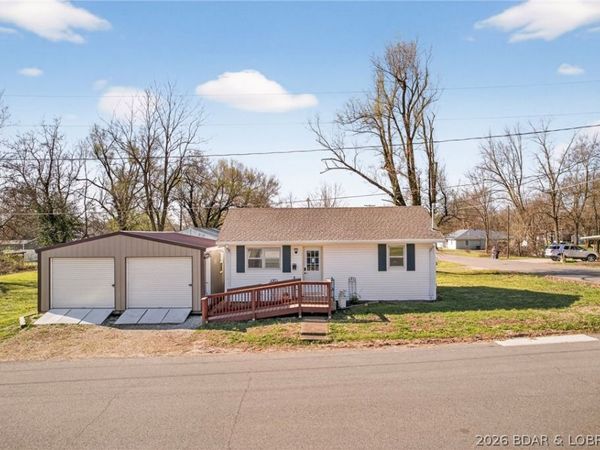 424 W 7th Street , Eldon, MO 65026